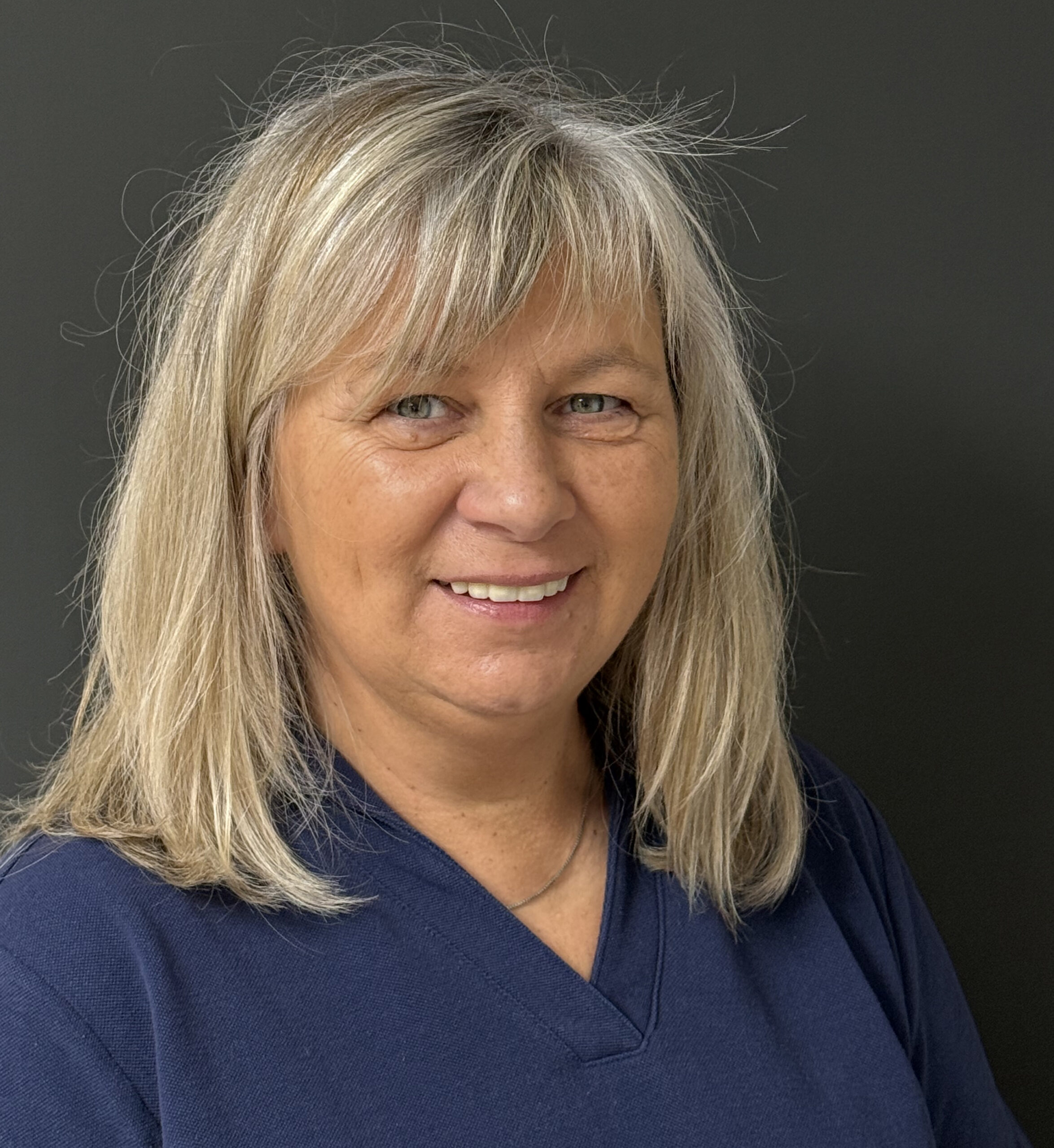 Zahnarzthelferin und Mundhygienikerin Renate